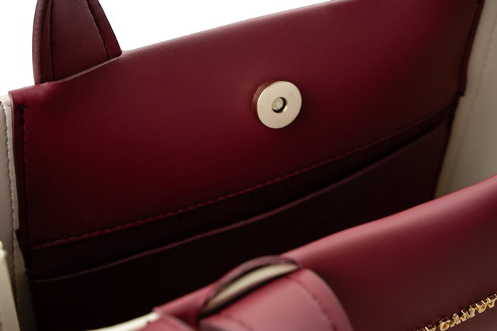 Vince Camuto Bolso Tote Umbria - Crema, Rojo Claret Vince Camuto Bolso Tote Umbria - Crema, Rojo Claret